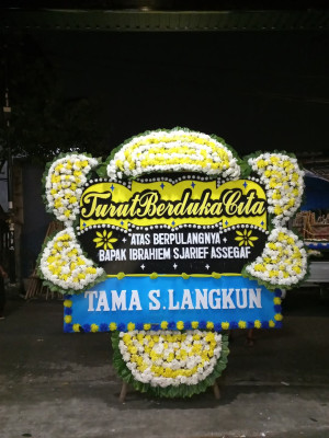 Papan Bunga Duka di Pahlawan